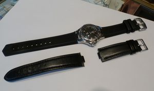 シリコンバンドからレザーバンドへ